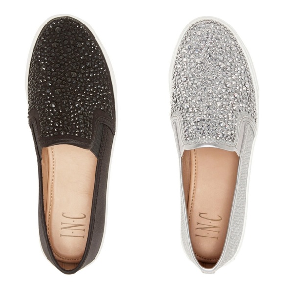 🎊HP🎊🆕RESTOCKED-Sammie Silver Slip On Sneakers - Picture 4 of 4